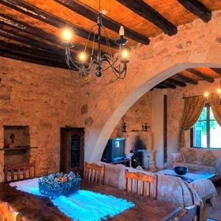 Friday's House Vilă